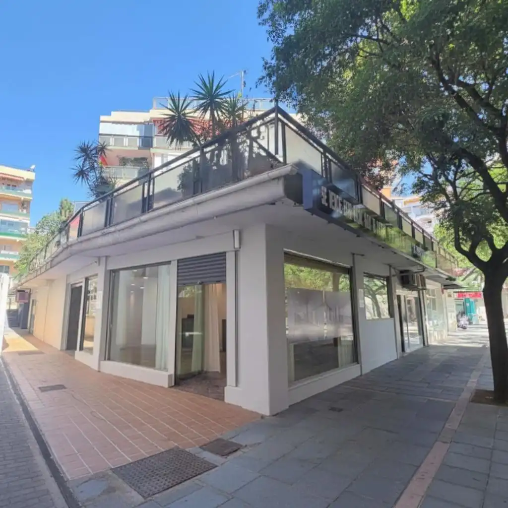Local comercial en venda a Plaza Hermanos Salom, imagen 2