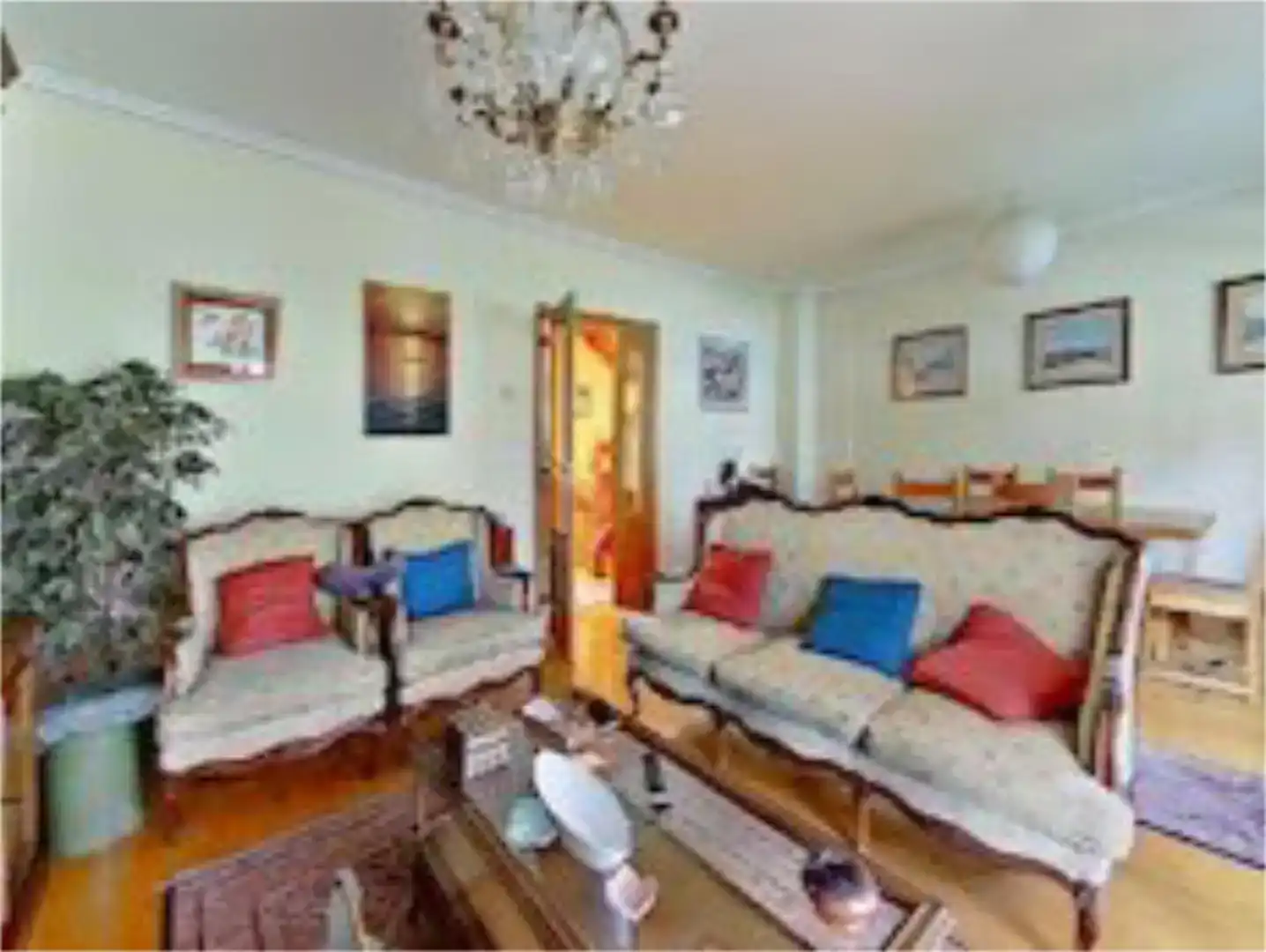 Sala d'estar de Casa o xalet en venda en Vitoria - Gasteiz amb Jardí privat, Parquet i Traster
