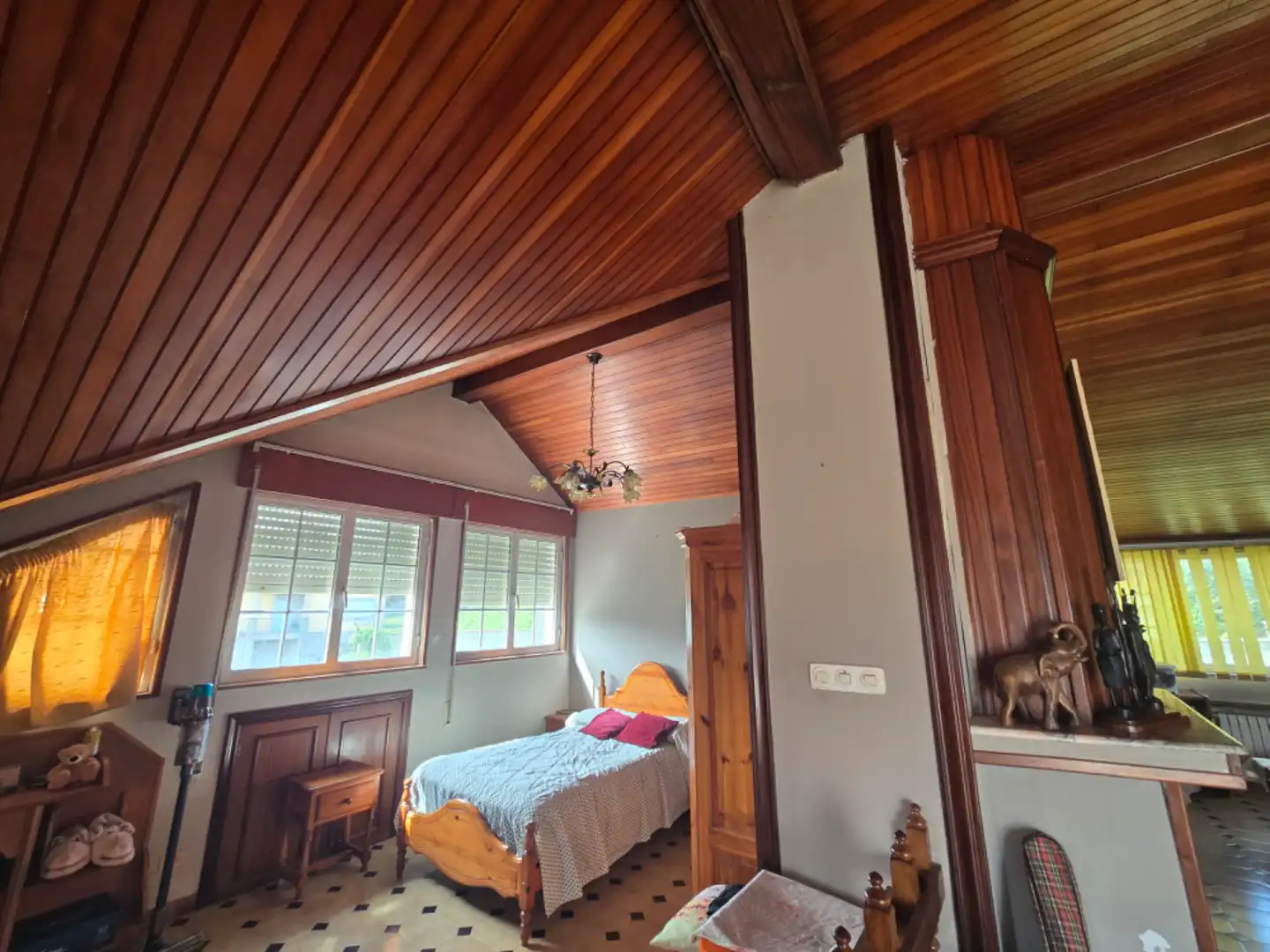 Dormitori de Casa o xalet en venda en Viveiro amb Calefacció, Jardí privat i Parquet