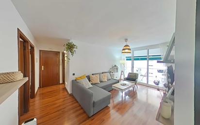 Living room of Flat for sale in  Barcelona Capital  with Air Conditioner, Parquet flooring and Balcony