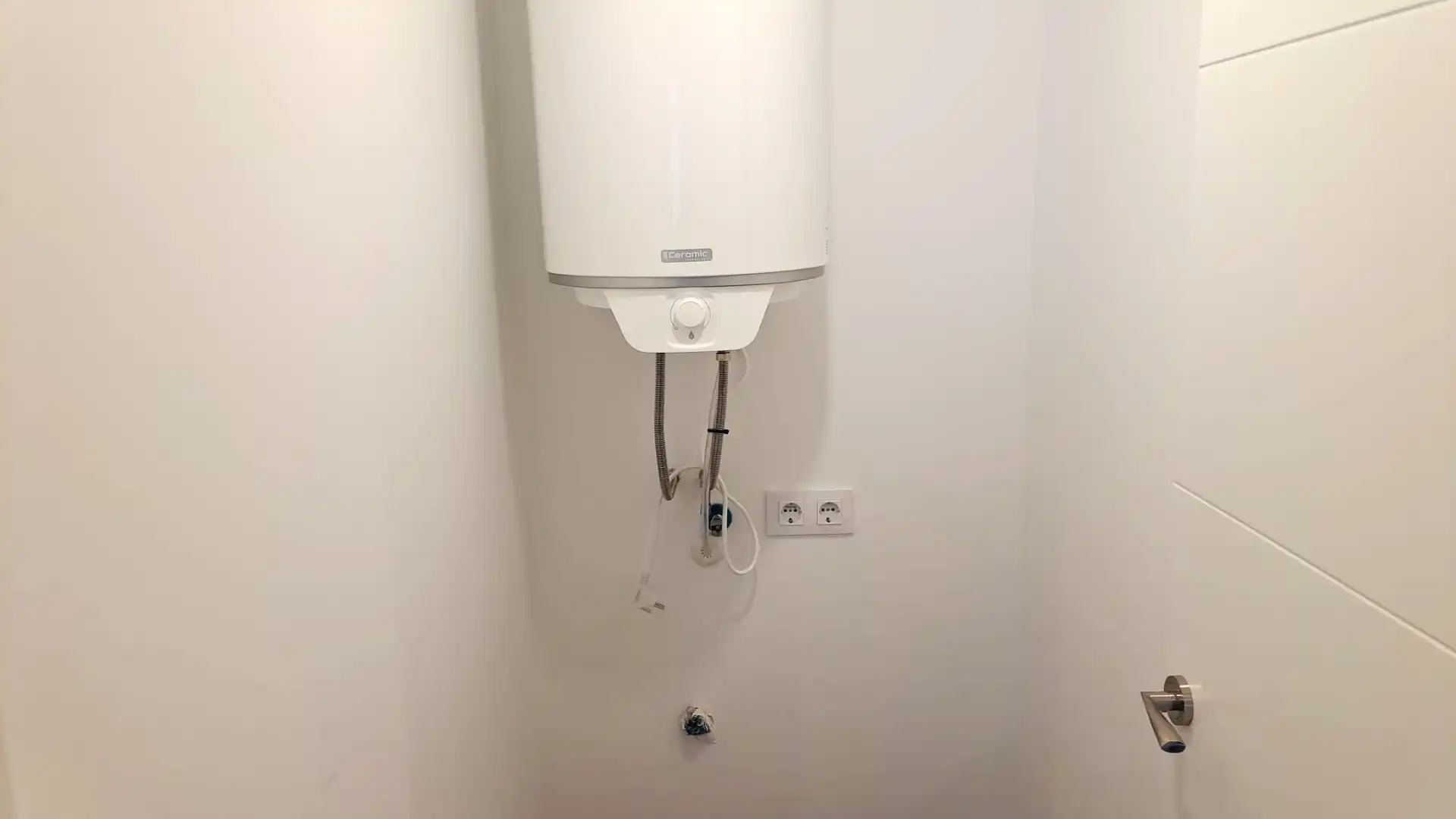 Bathroom of Office for rent in A Coruña Capital   with Internet