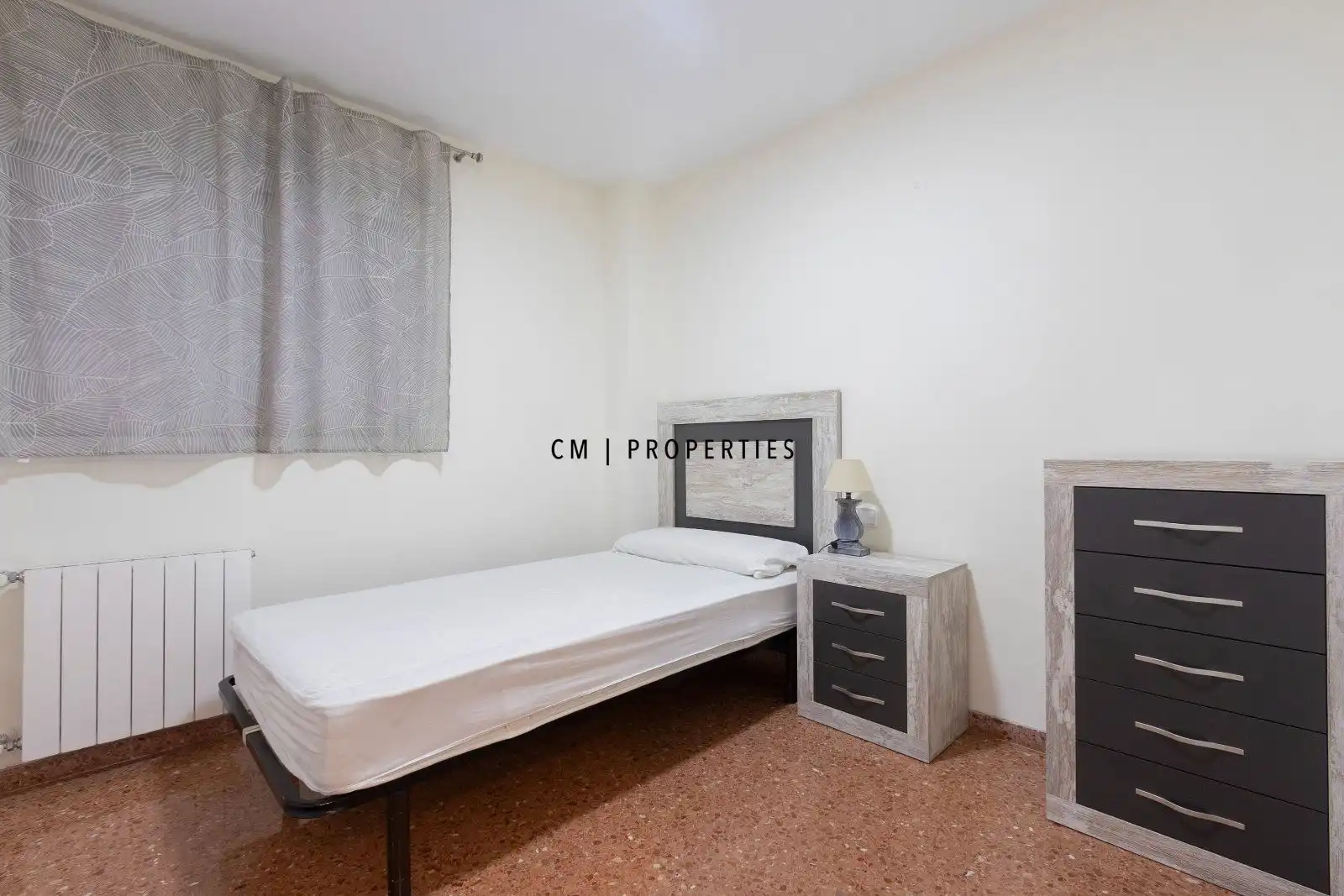 Schlafzimmer von Wohnung zur Miete in Valencia mit Klimaanlage, Heizung und Terrasse