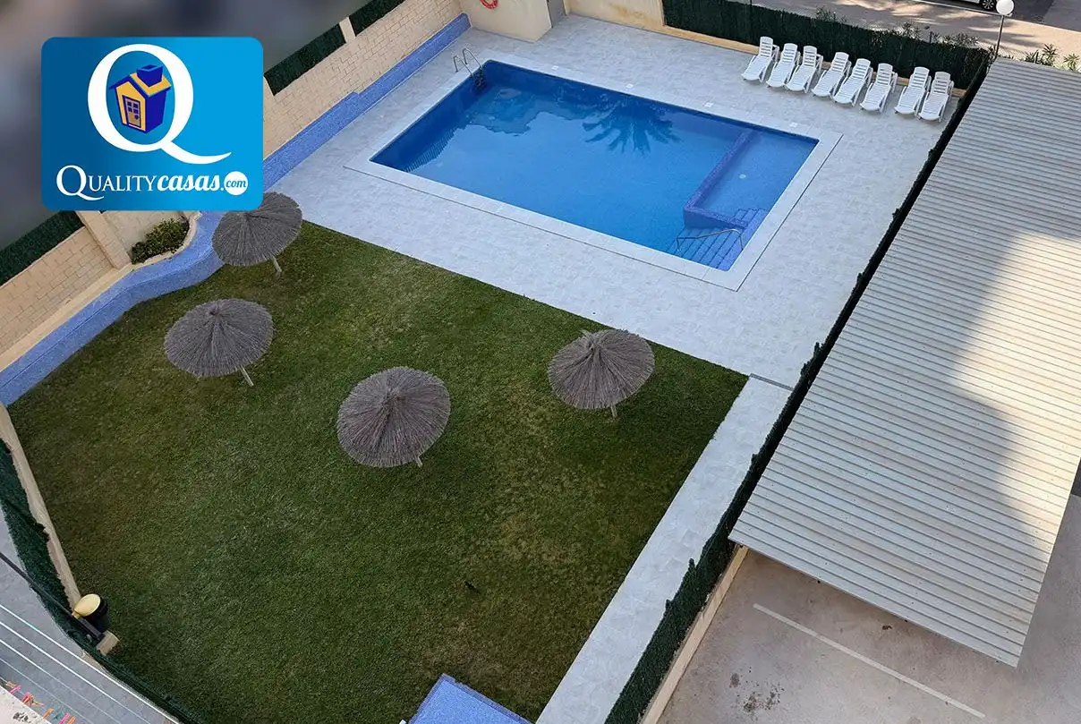 Piscina de Pis de lloguer en Alicante / Alacant amb Aire condicionat, Terrassa i Piscina comunitària