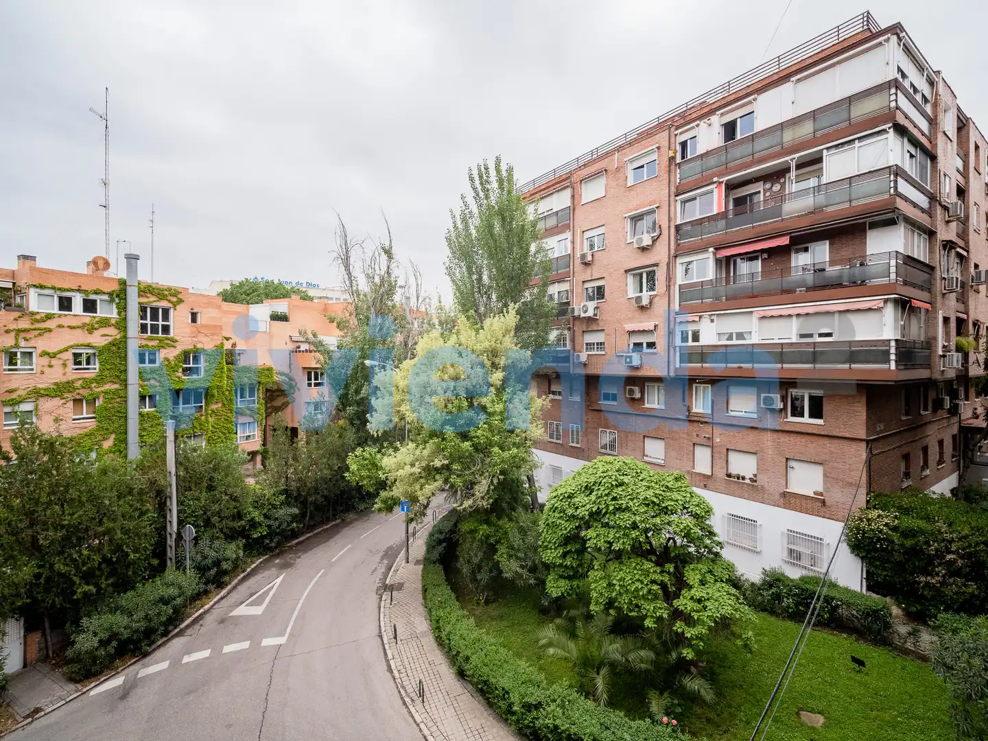 Außenansicht von Wohnung zum Verkauf in Madrid mit Klimaanlage, Heizung und Schwimmbad