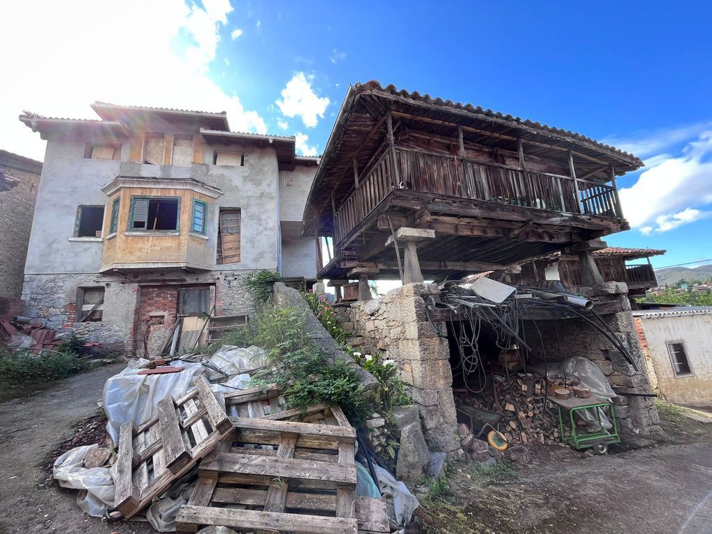 Exterior view of House or chalet for sale in Candamo