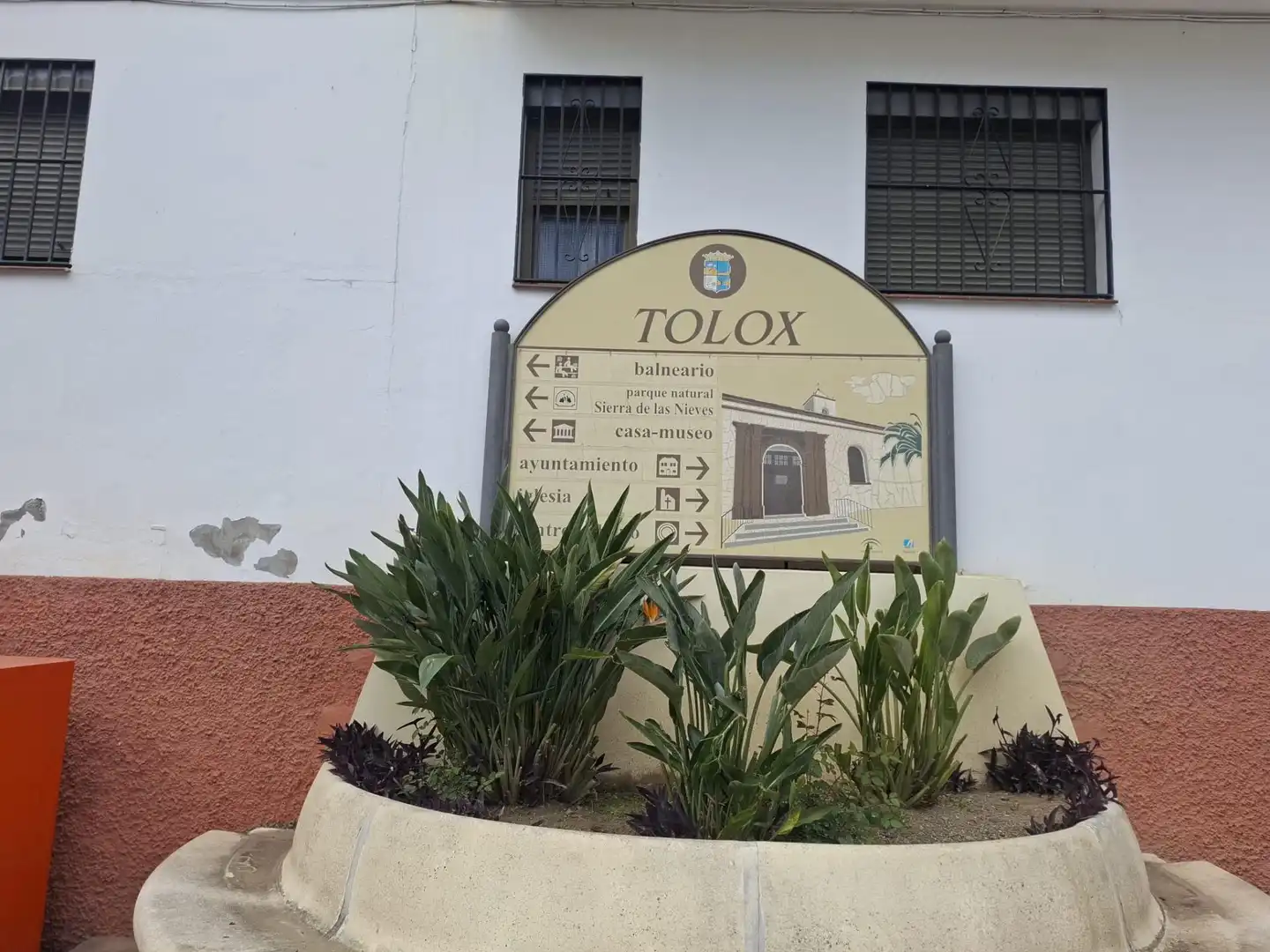 Vista exterior de Edificio en venta en Tolox