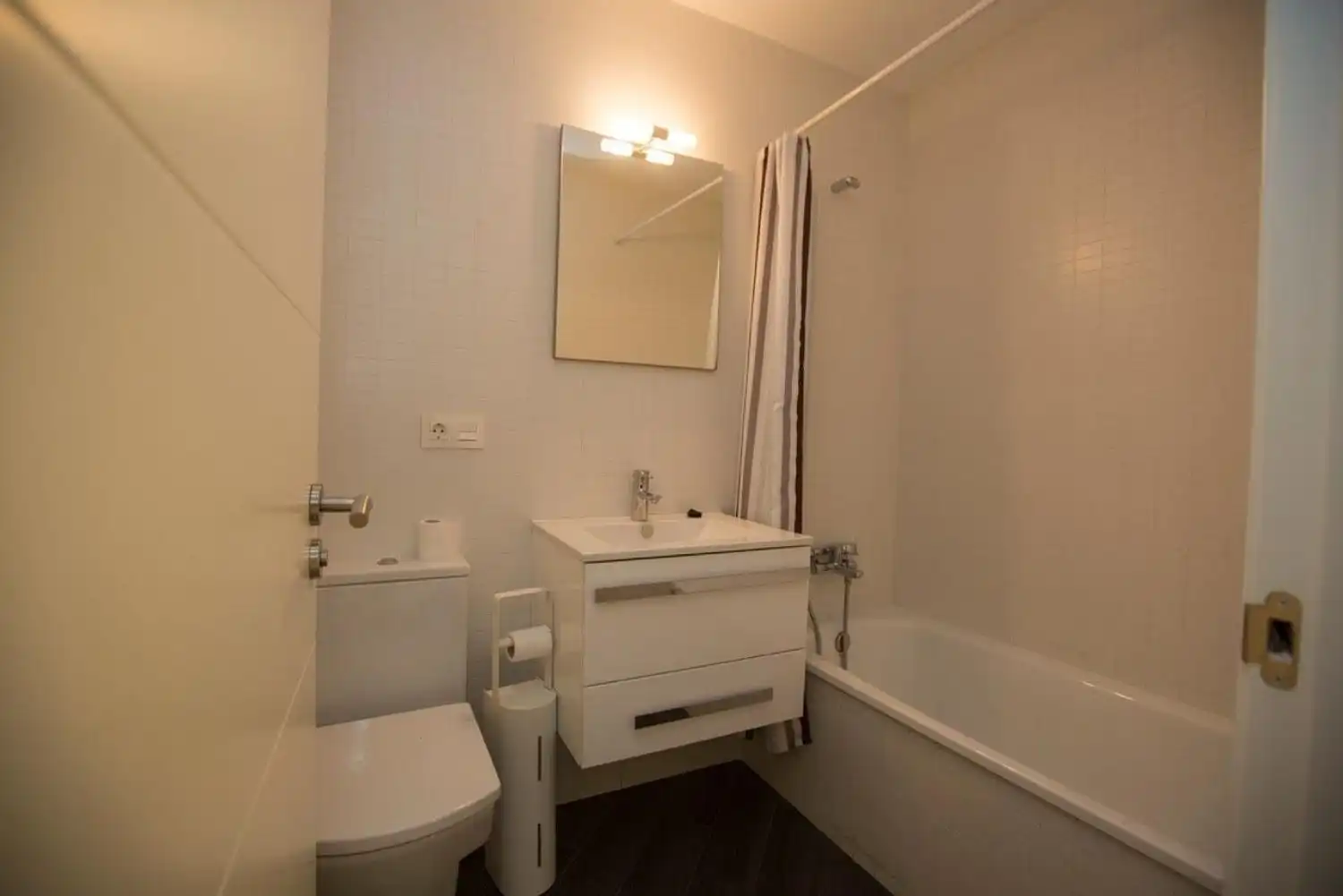 Bathroom of Flat for sale in Castropol  with Heating, Private garden and Storage room