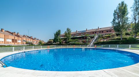 Foto 2 de Casa adosada en venta en Travesía del Castaño, 45, Parque Coimbra, Móstoles