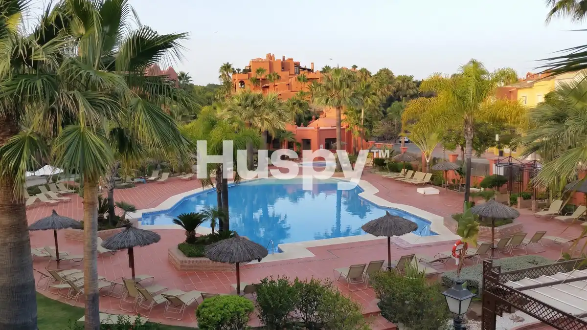 Bajo con piscina en venta en Calle Vasari