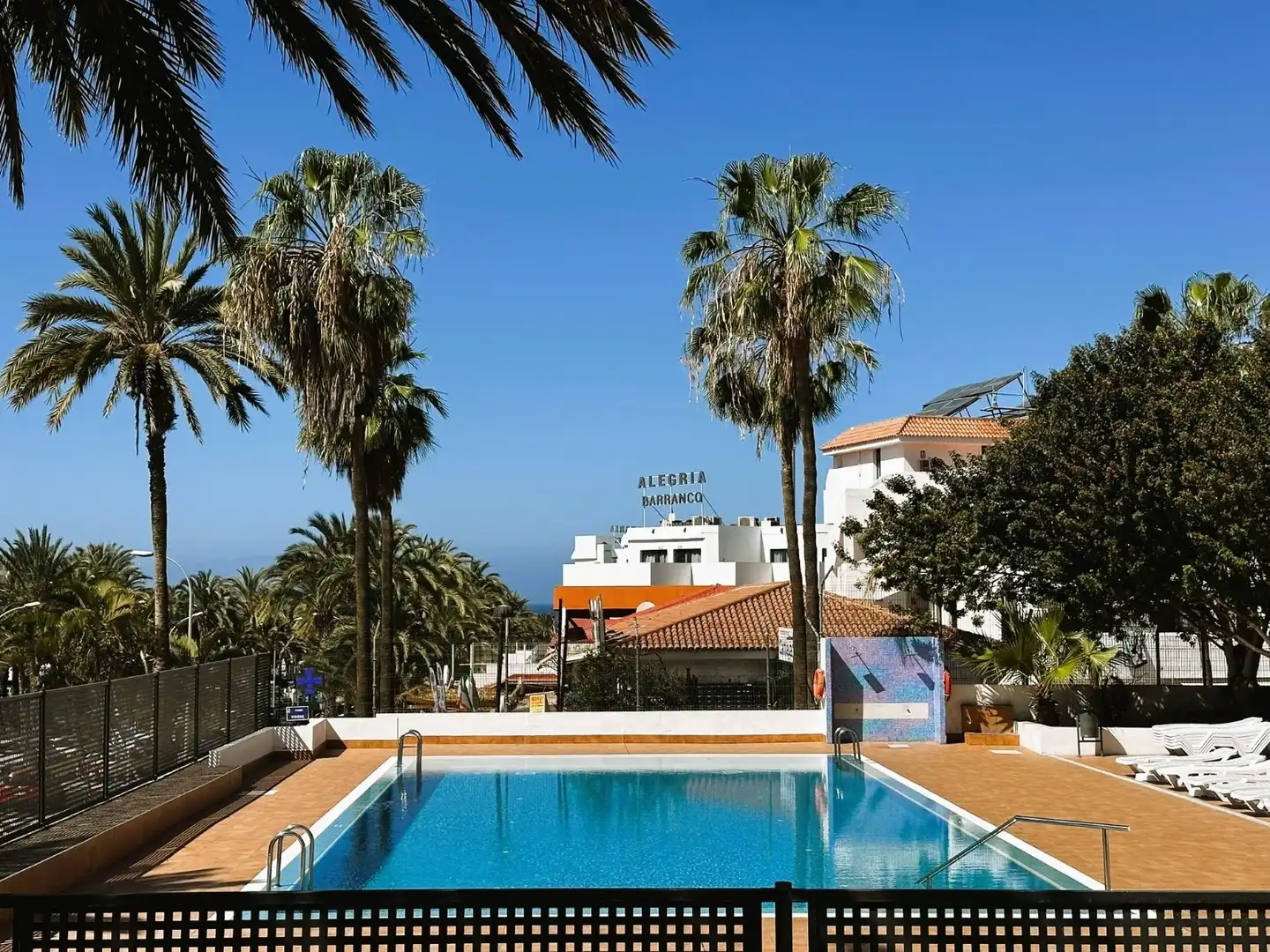 Apartament amb terrassa en venda a Avenida Avenida Santiago Puig 7