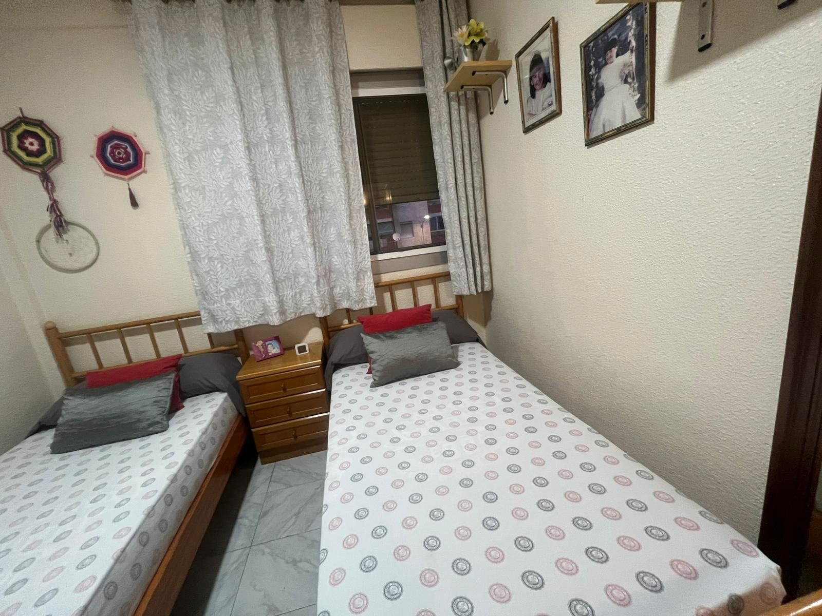 Dormitori de Pis en venda en Alicante / Alacant amb Moblat i Balcó