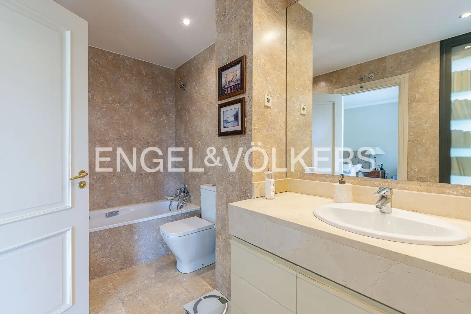 Baño de Casa o chalet en venta en Madrid con Aire acondicionado, Calefacción y Jardín privado