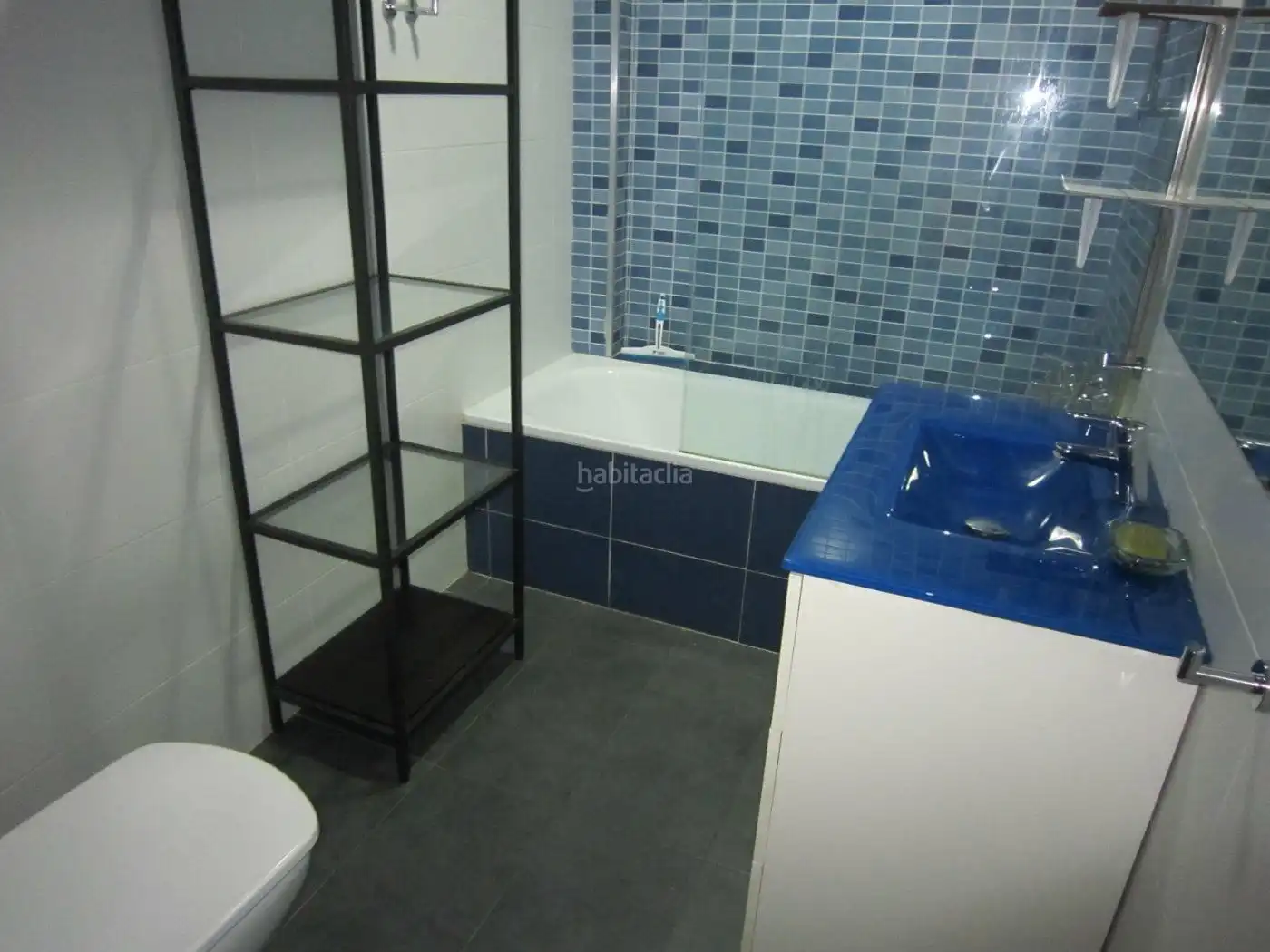 Bathroom of Flat for rent in L'Hospitalet de Llobregat  with Heating and Furnished