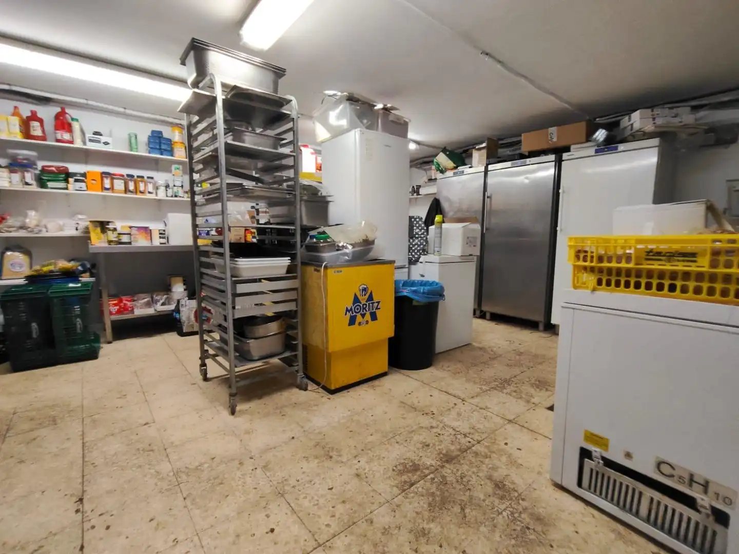 Kitchen of Commercial properties for rent in Badalona