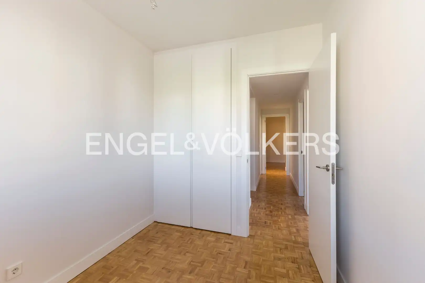 Bedroom of Flat for rent in Madrid  with Air Conditioner, Heating and Parquet flooring