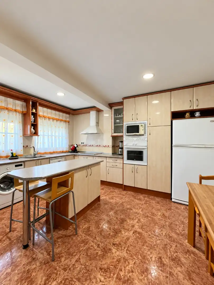 Casa bifamiliare con piscina in vendita a Villa del Prado, imagen 8