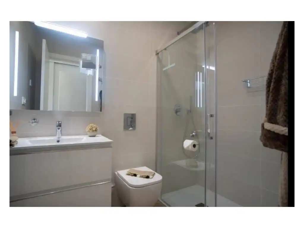 Bany de Apartament en venda en Orihuela amb Aire condicionat, Terrassa i Moblat