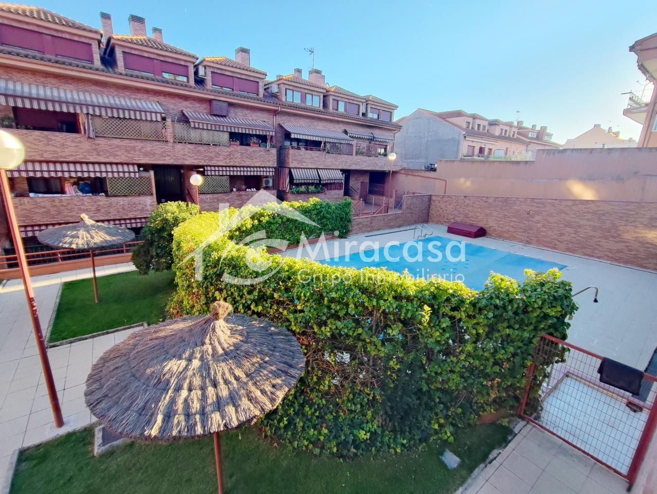 Piscina de Planta baixa en venda en Sevilla la Nueva amb Calefacció i Piscina comunitària