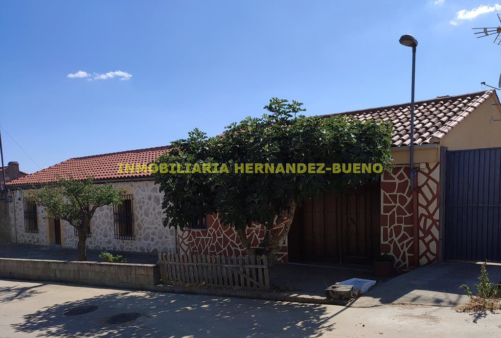 Exterior view of House or chalet for sale in Forfoleda  with Heating and Terrace