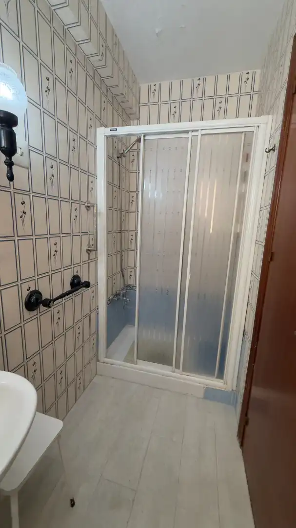 Baño de Piso en venta en Cádiz con Aire acondicionado, Terraza y Amueblado