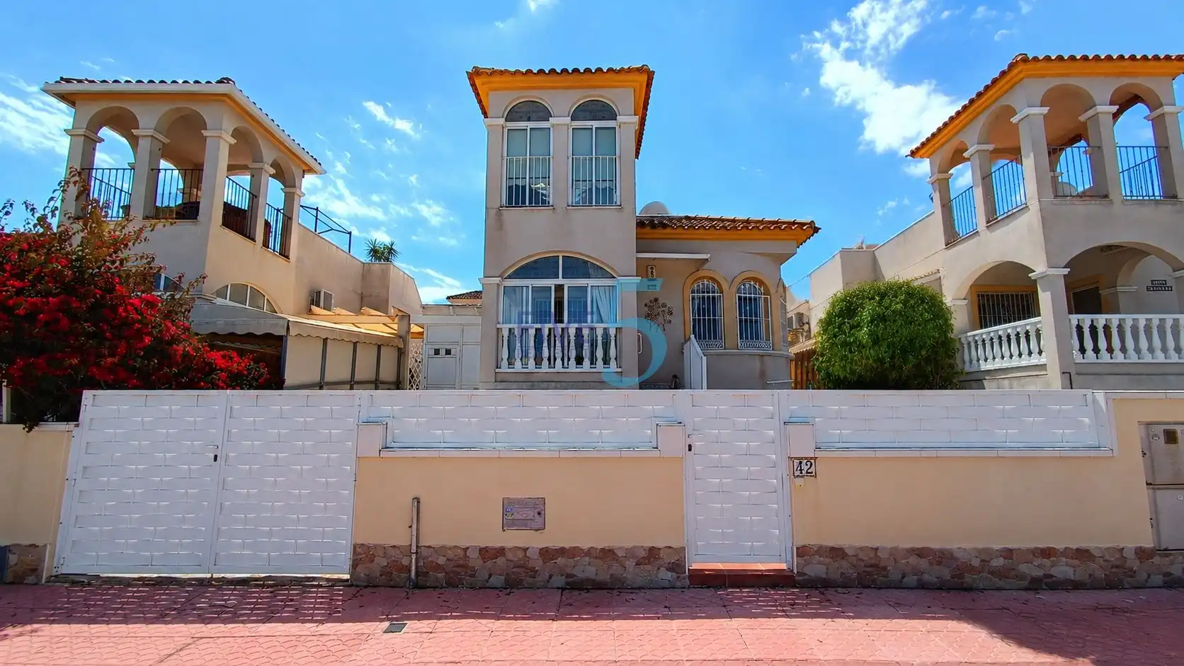 Casa amb piscina en venda a Benimar