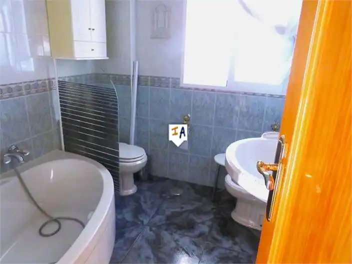 Baño de Apartamento en venta en Torredelcampo con Aire acondicionado