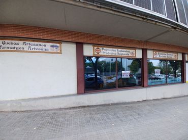 Locale commerciale in affitto a Mercat