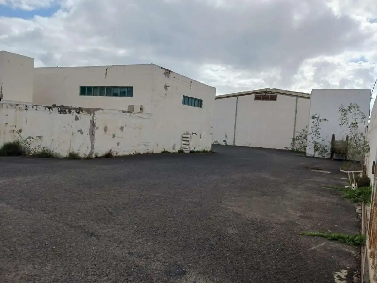 Vista exterior de Nau industrial de lloguer en San Bartolomé