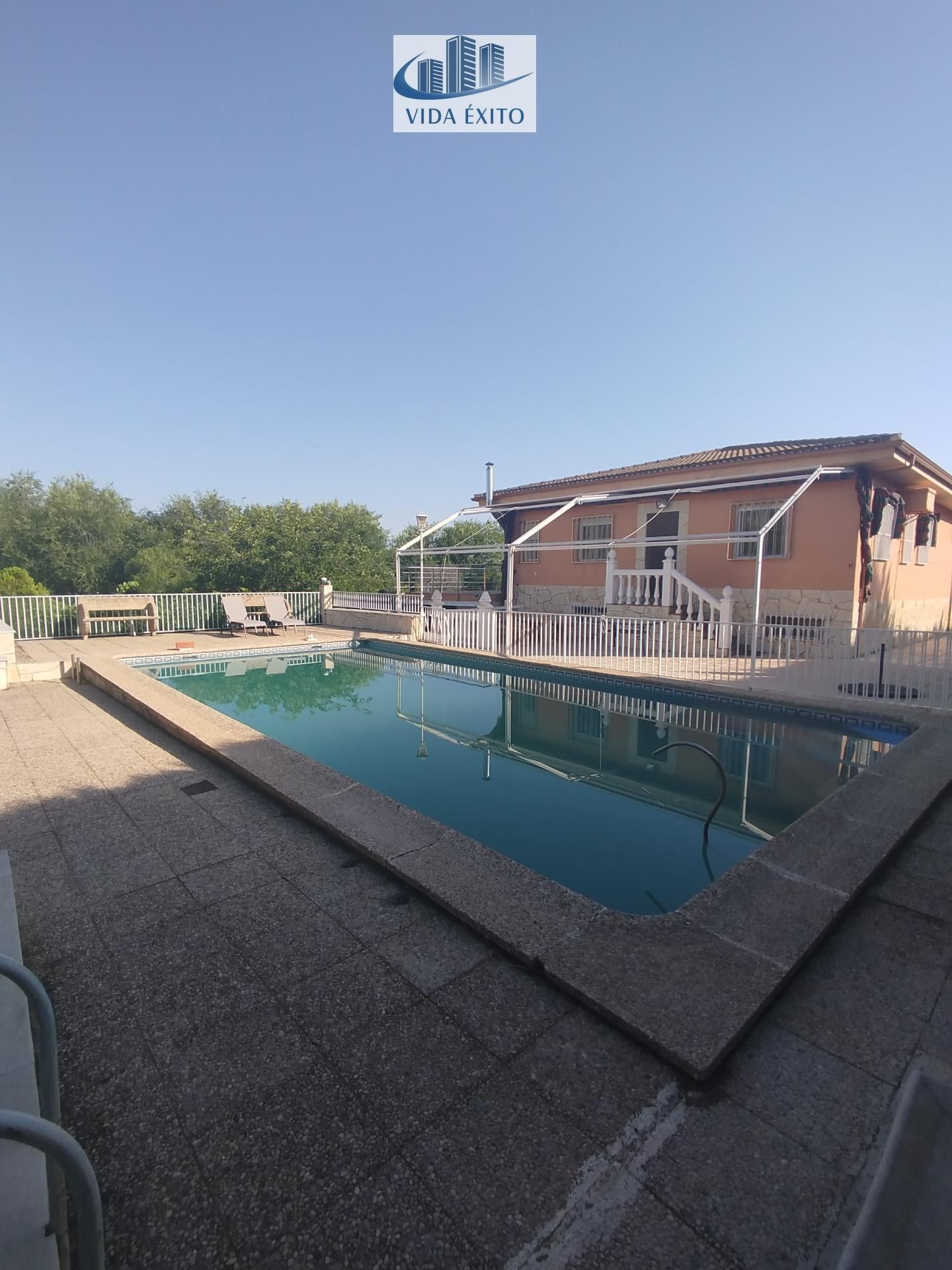 Piscina de Casa o chalet en venta en  Jaén Capital con Aire acondicionado, Jardín privado y Terraza