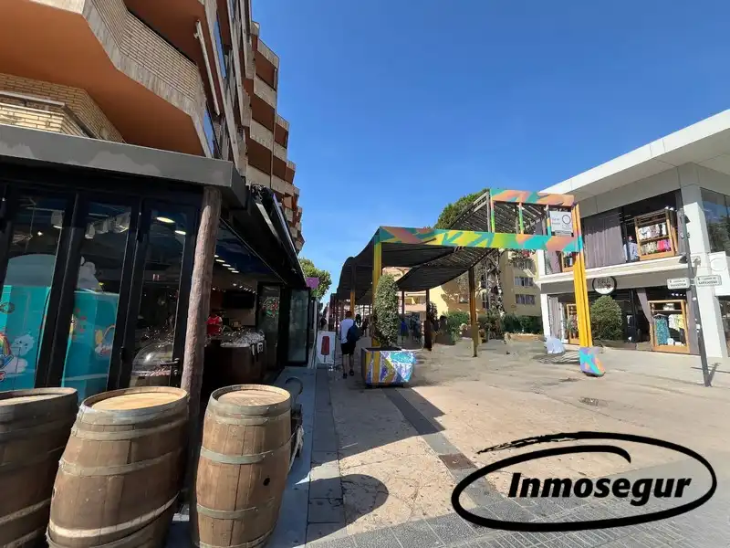 Business premises for sale in Carrer de Barbastre, imagen 2