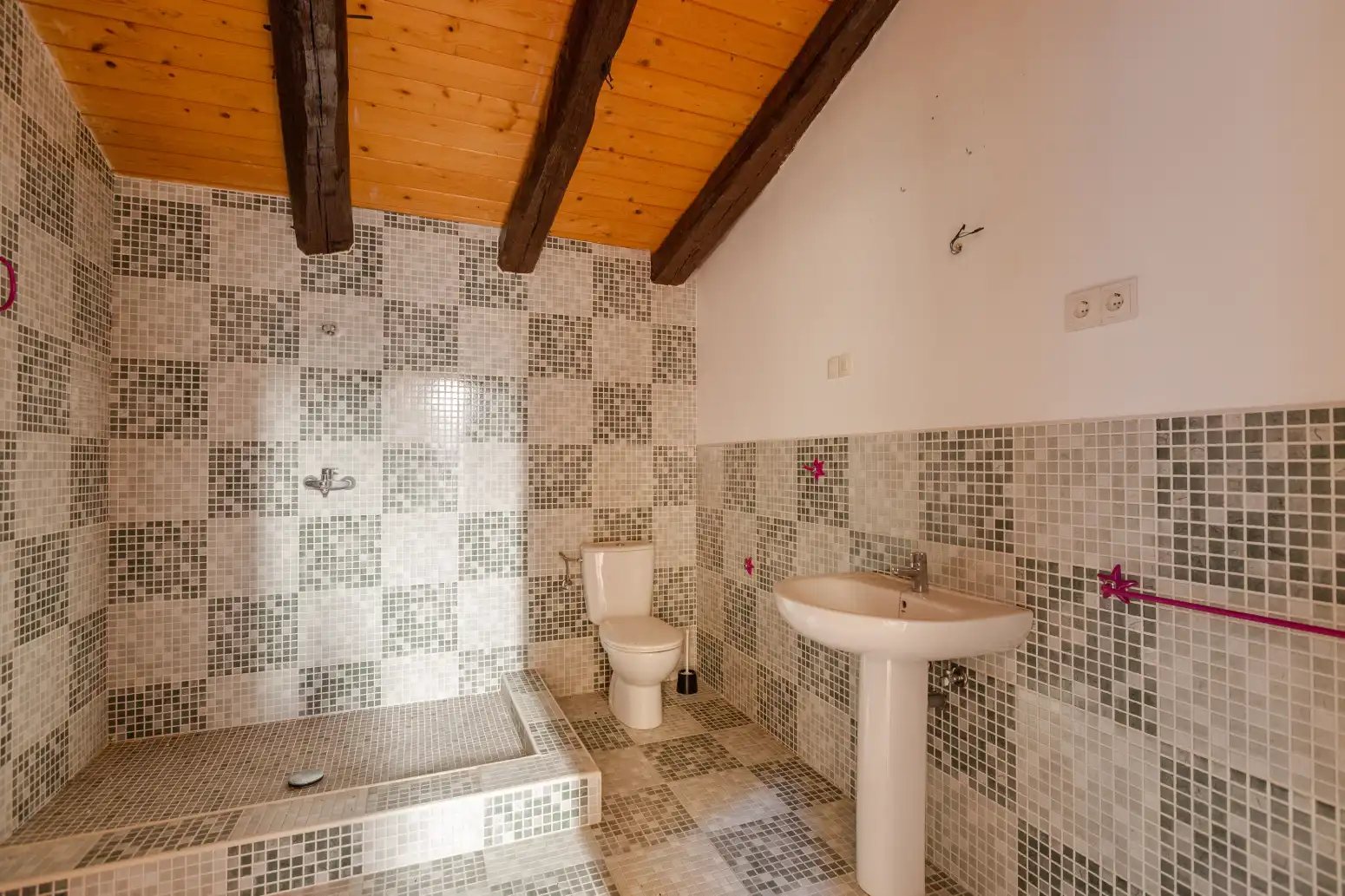 Badezimmer von Dachboden zum Verkauf in Lumbier