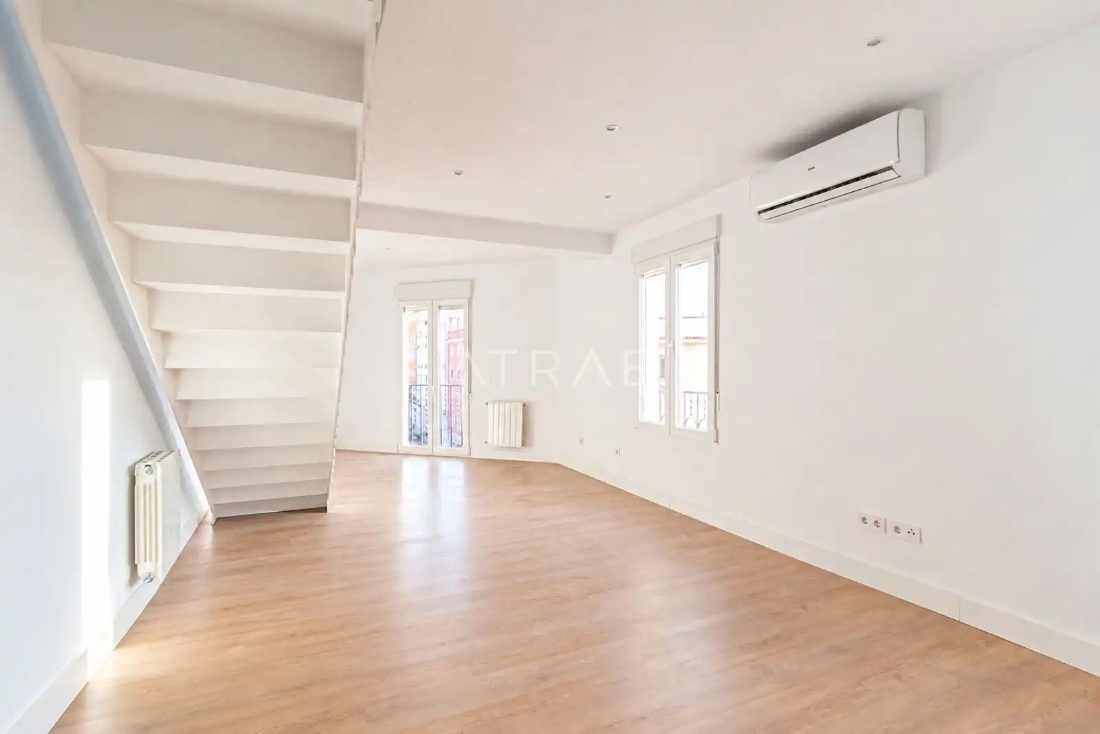 Living room of Duplexes for rent in Chamartín