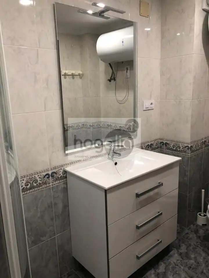 Baño de Piso de alquiler en Sevilla con Aire acondicionado y Amueblado