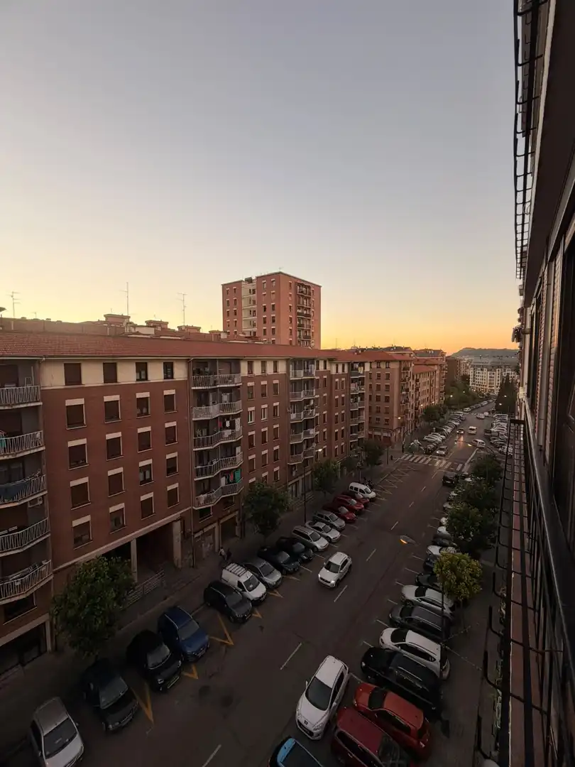 Vista exterior de Pis en venda en Ibaiondo