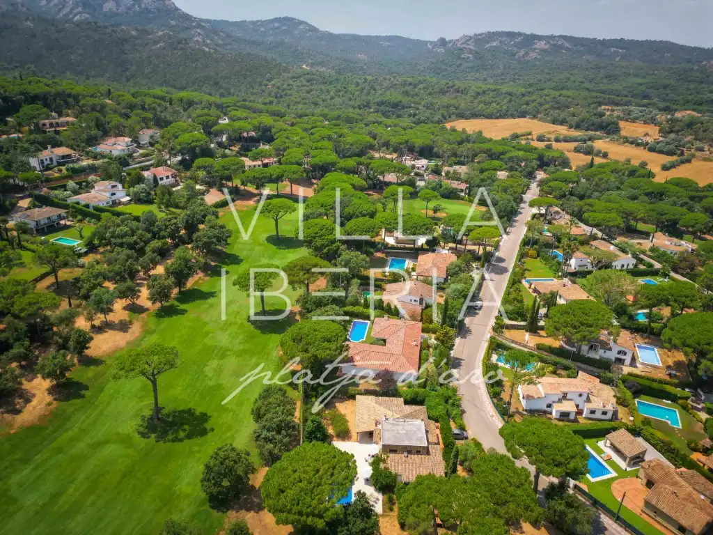 Vista exterior de Casa o xalet en venda en Santa Cristina d'Aro amb Calefacció, Jardí privat i Terrassa