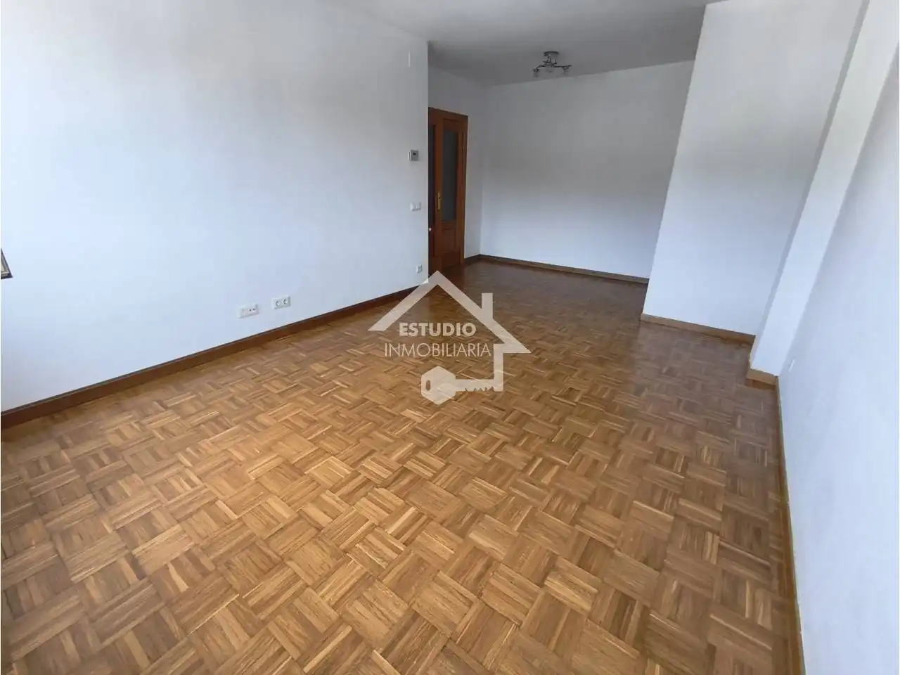 Sala de estar de Piso en venta en Lodosa con Calefacción, Trastero y Balcón