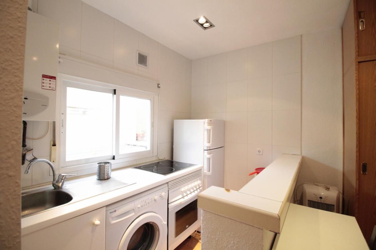 Study to rent in Trafalgar