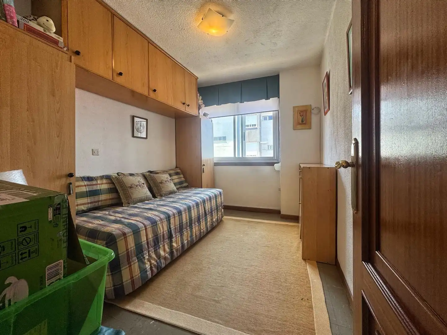 Habitación de Piso en venta en Vigo  con Calefacción, Terraza y Amueblado