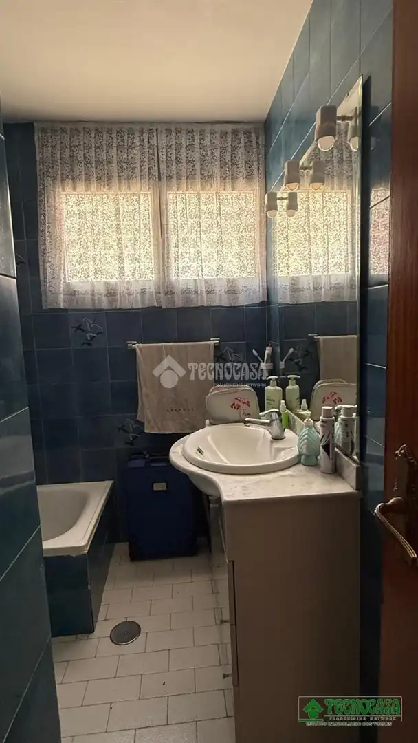 Bathroom of Flat for rent in Almería