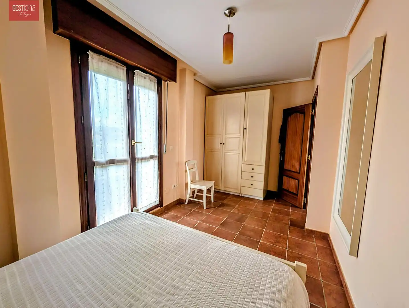 Dormitori de Casa adosada en venda en Arnuero amb Calefacció, Jardí privat i Terrassa