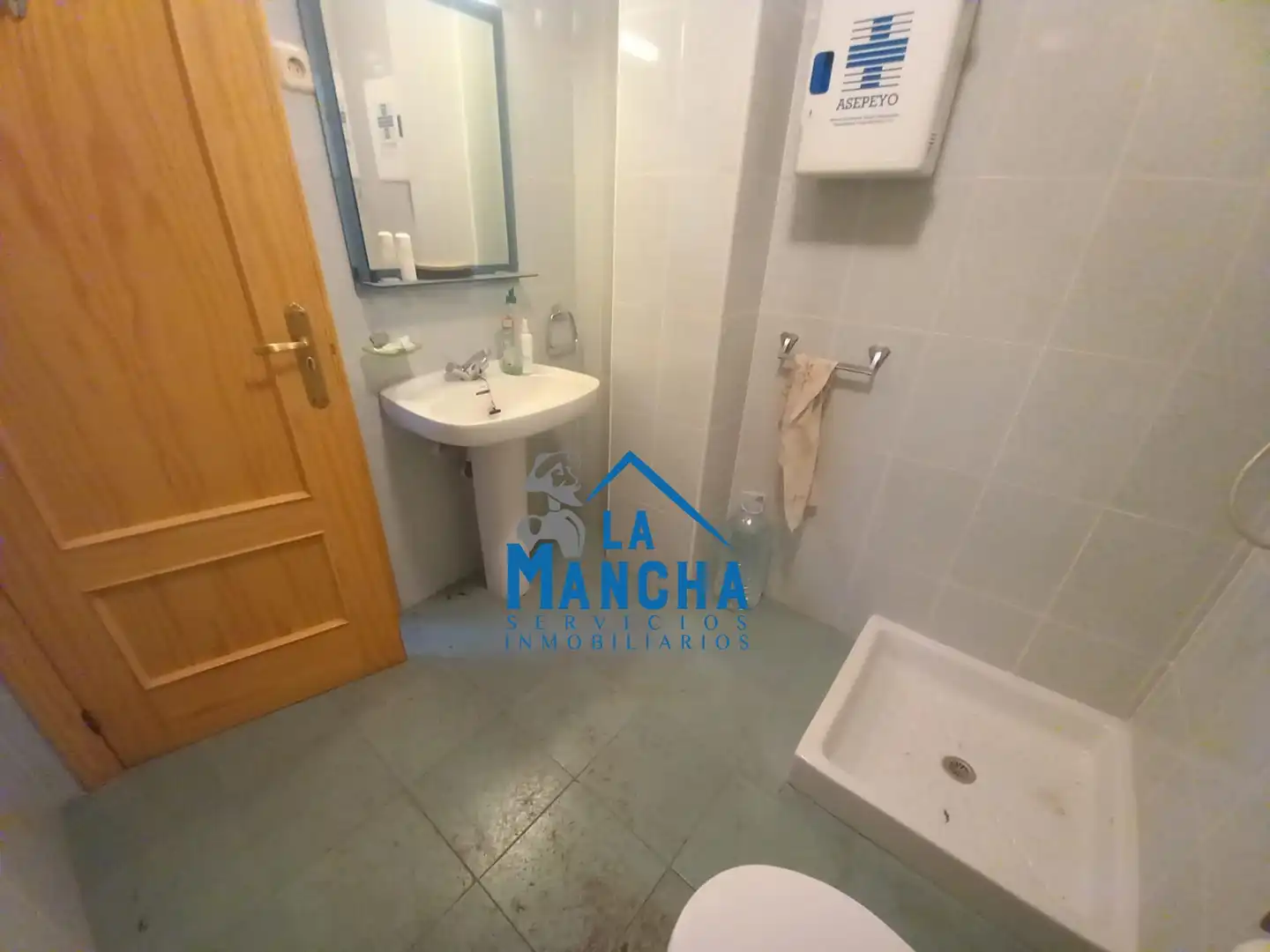 Bany de Local en venda en Albacete amb Aire condicionat