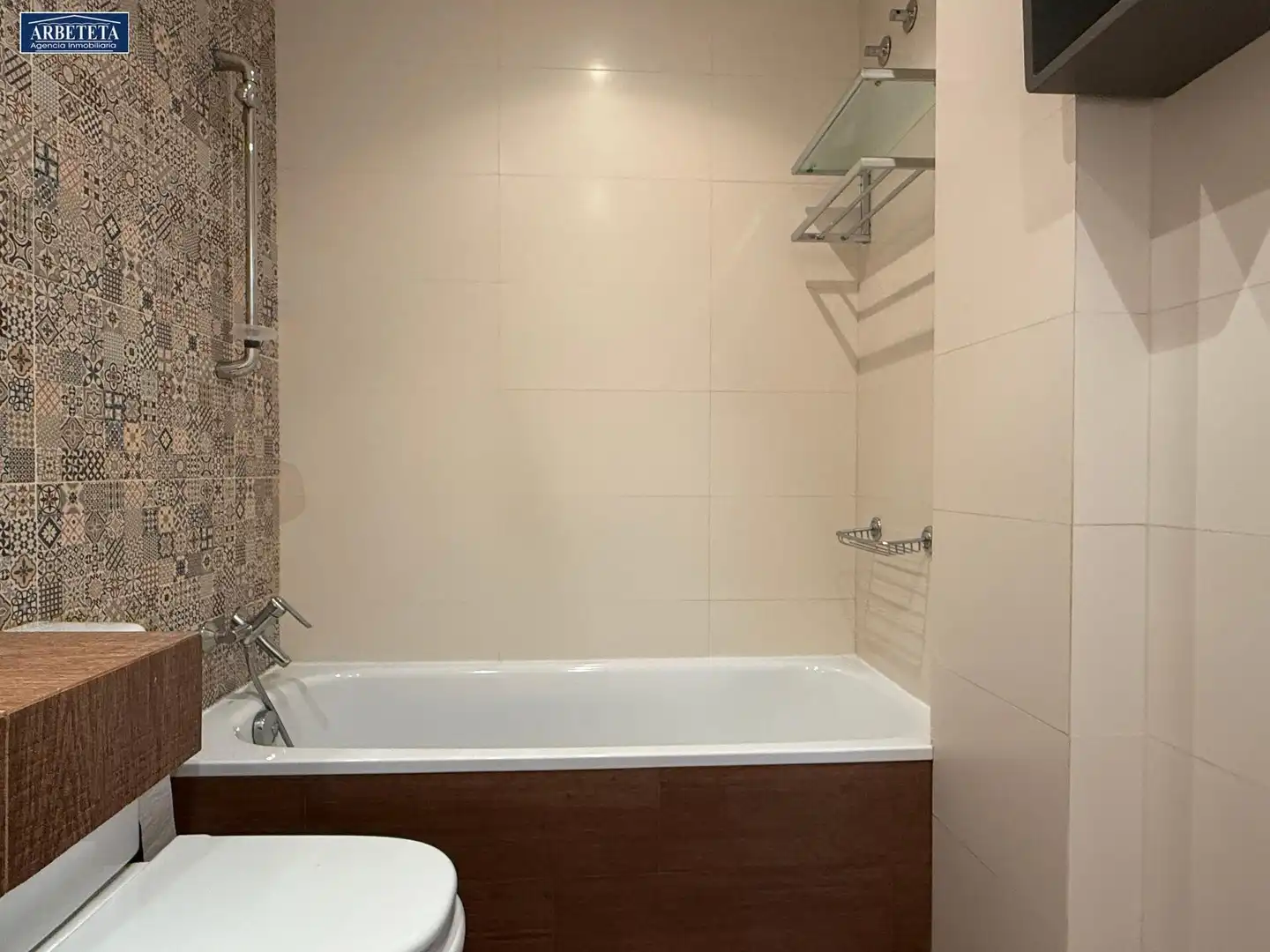 Badezimmer von Maisonette zur Miete in Guadalajara mit Klimaanlage, Heizung und Parkett