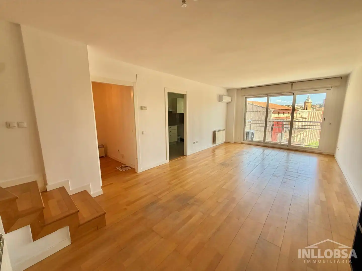 Sala de estar de Dúplex en venta en Manresa con Aire acondicionado, Calefacción y Parquet