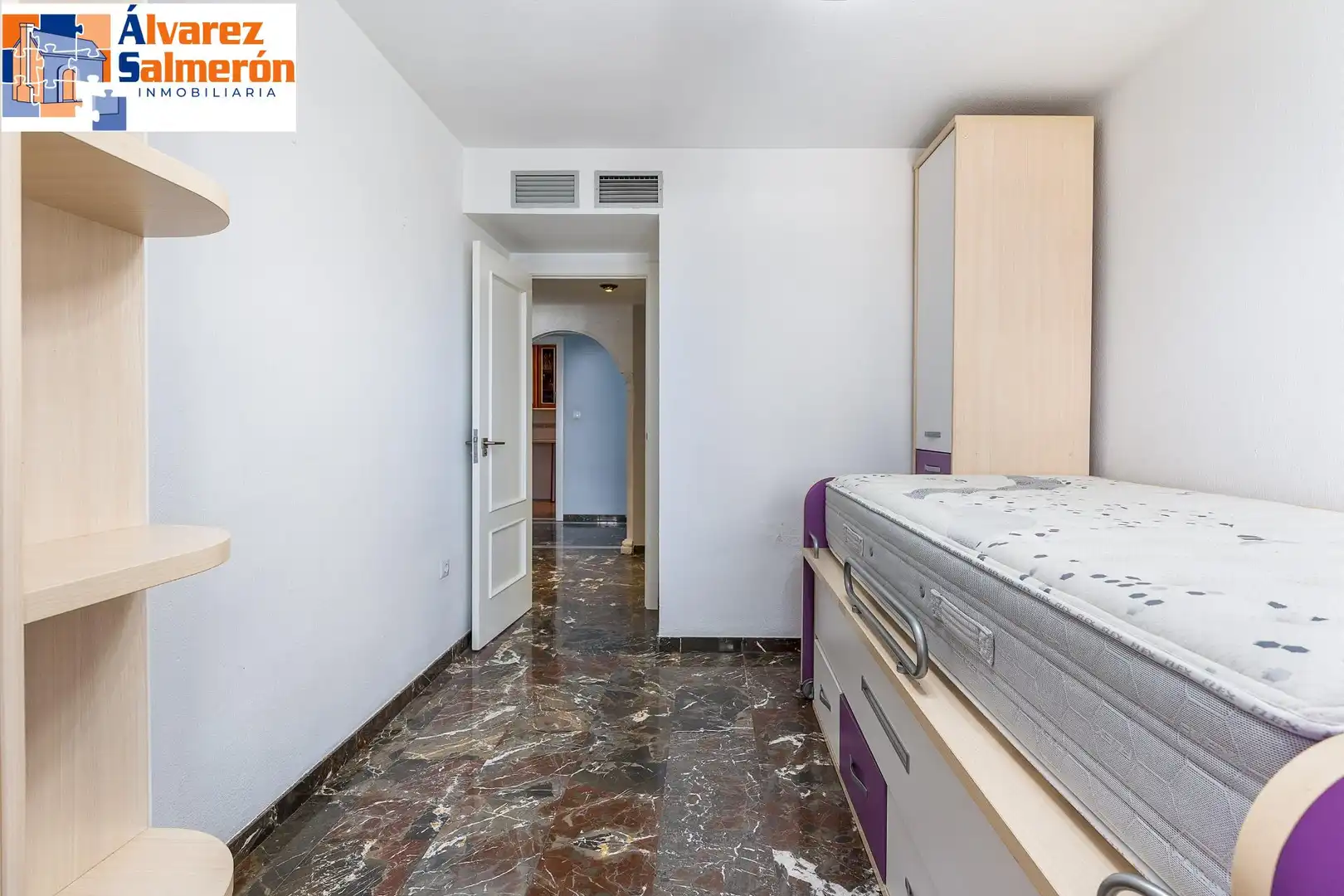 Habitación de Piso en venta en Granada con Aire acondicionado, Calefacción y Terraza