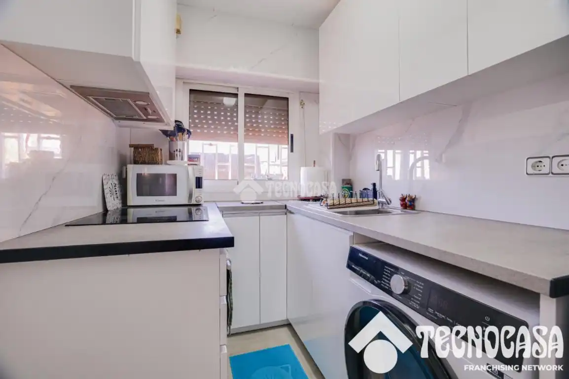 Cocina de Piso en venta en Santa Coloma de Gramenet con Aire acondicionado, Parquet y Terraza