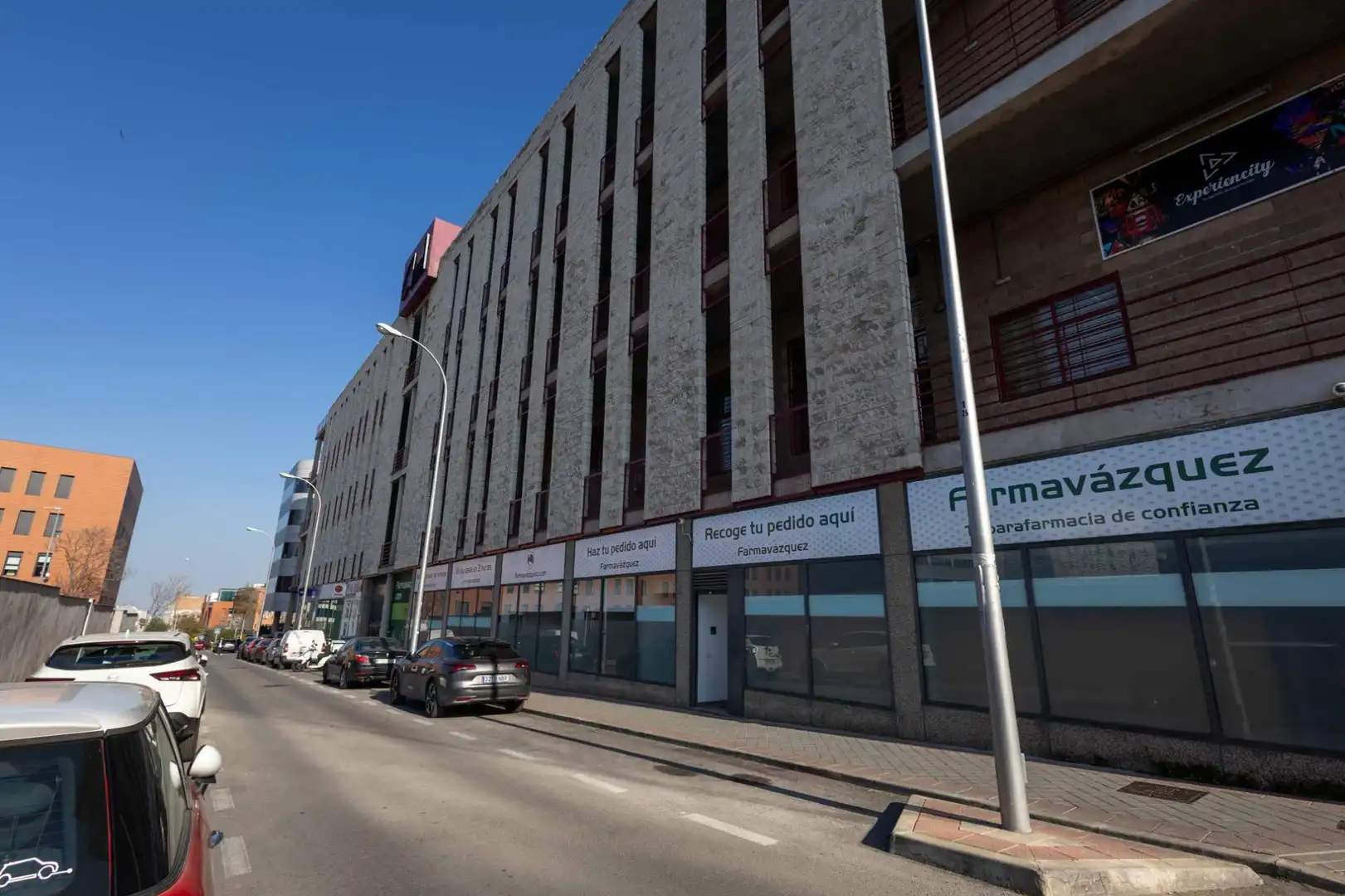 Exterior view of Commercial properties for rent in Madrid  with Air Conditioner