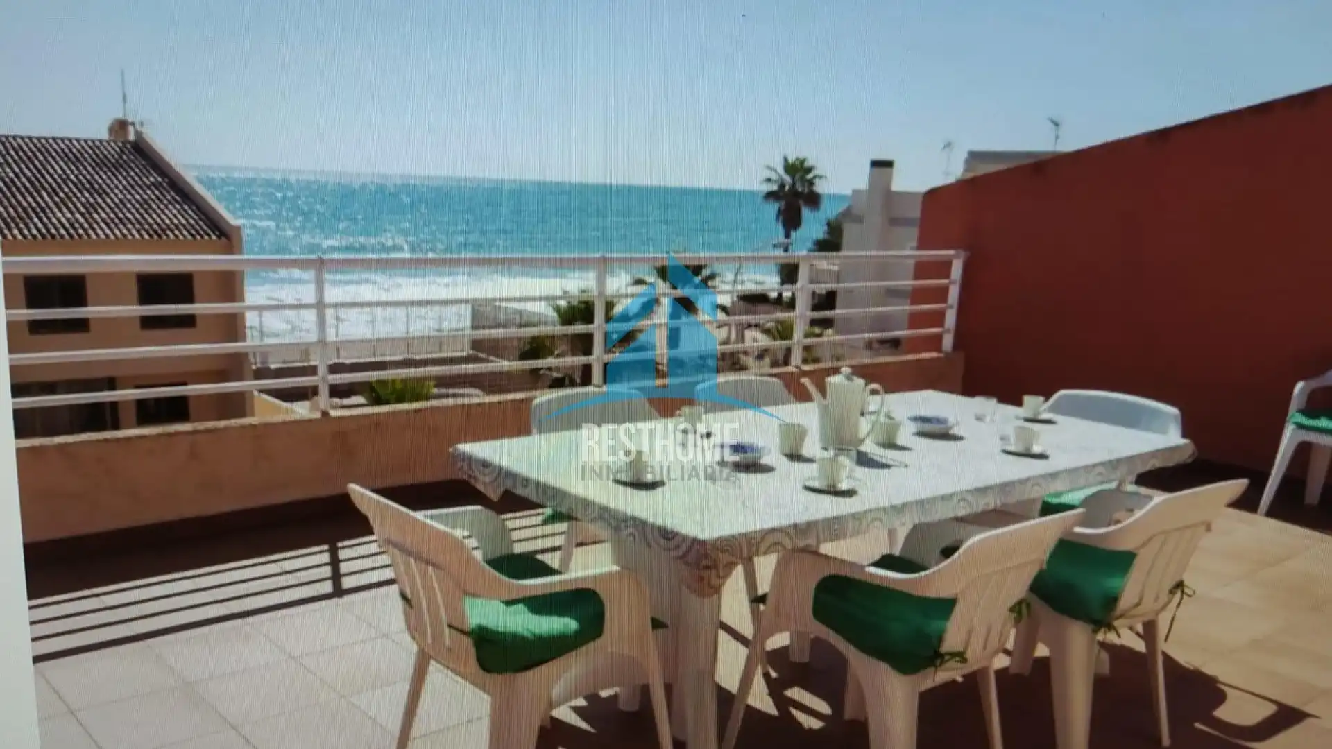Terraza de Piso en venta en Tavernes de la Valldigna con Terraza, Trastero y Amueblado
