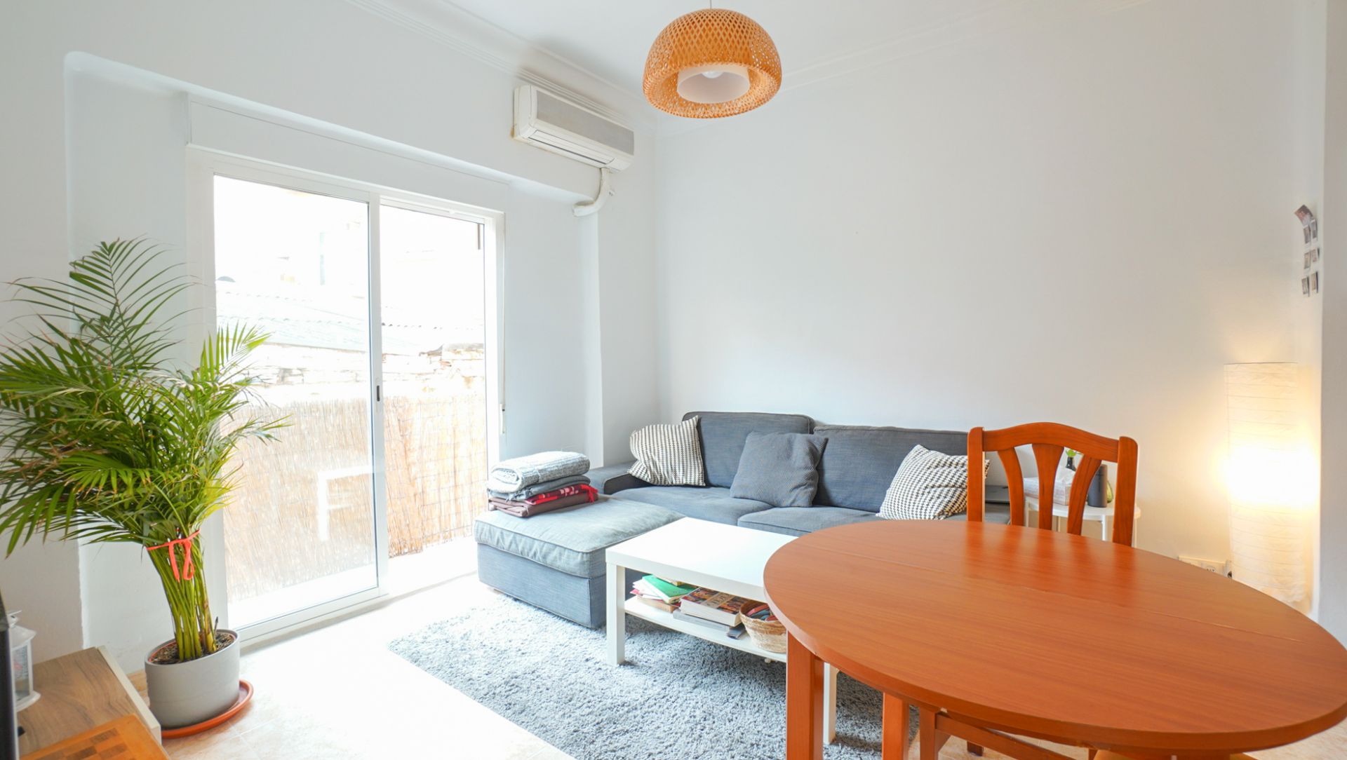 Living room of Flat to rent in  Valencia Capital  with Air Conditioner, Furnished and Oven