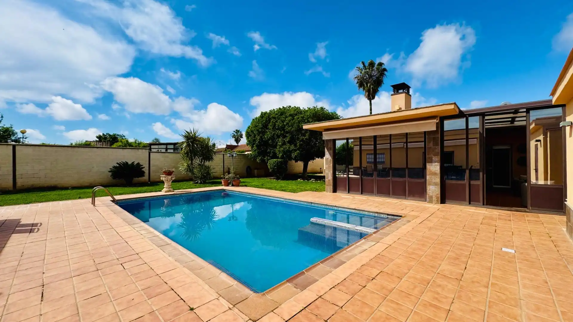 Swimming pool of Houses for sale in Alcalá de Guadaira  with Air Conditioner, Private garden and Terrace