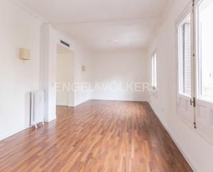 Living room of Apartment for sale in  Madrid Capital  with Air Conditioner and Heating